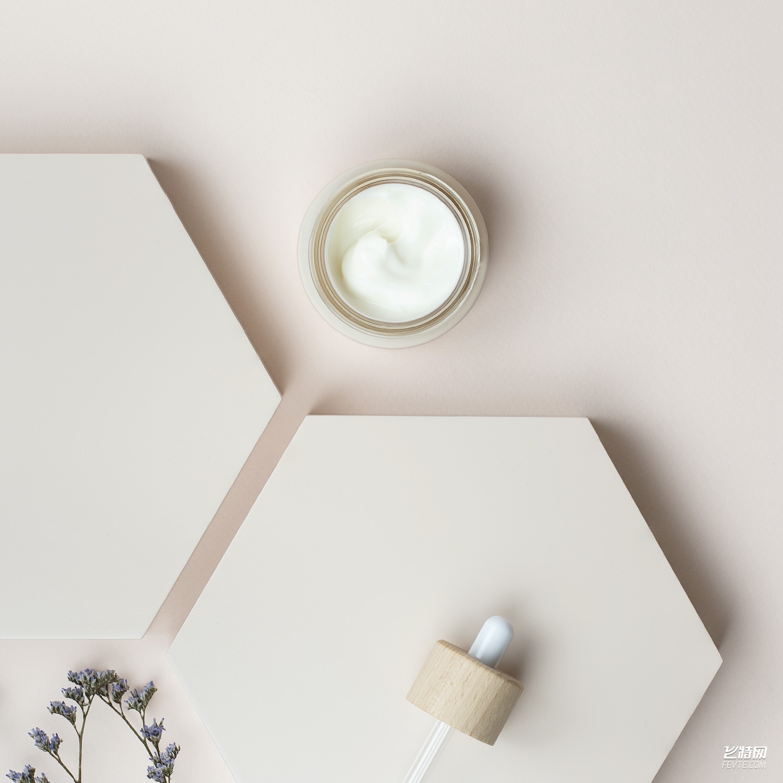 阿里巴巴塑料包裝瓶對天然村料的包裝設計方法研討 阿里巴巴塑料包裝瓶對天然村料的包裝設計方法研討