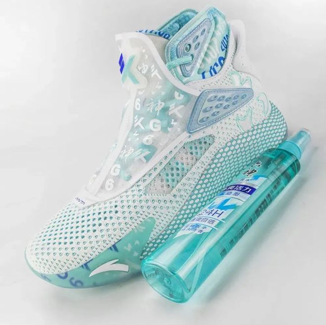 爺青回!六神換包裝了?這設計真“考古”! 爺青回!六神換包裝了?這設計真“考古”!